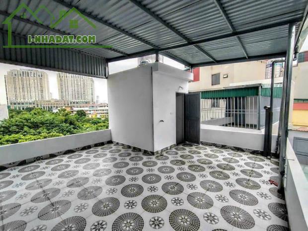 Bán Nhà Đang Xây Có Thang Máy Ở Cầu Đơ,Ngõ Nông,Rộng.Ô Tô Lùi Cửa,Gía 9.8Tỷ Có TL