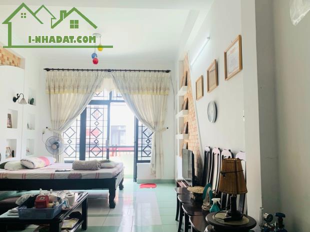 🏡🏡🏡 NHÀ 4 TẦNG NGAY CHỢ ĐÊM HẠNH THÔNG TÂY - QUANG TRUNG. P11 .GV HẺM 8M CÓ VỈA HÈ - NH - 3