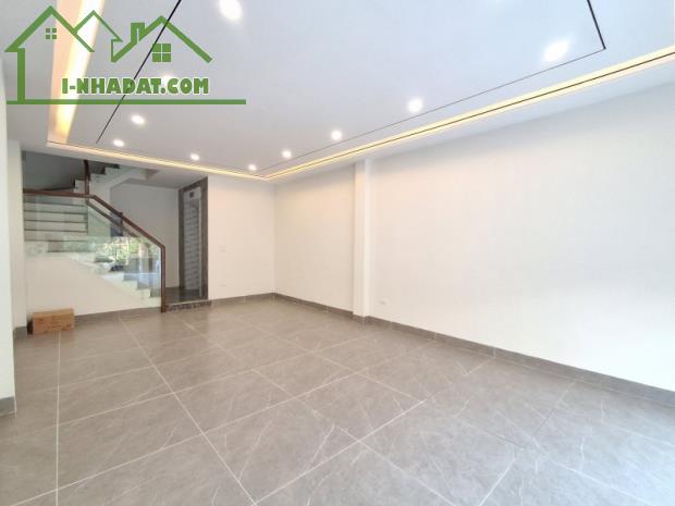 Bán nhà Nguyễn Văn Cừ,Long Biên 6 tầng,52m,mt4.5m gần oto nhỉnh 9 tỷ - 1