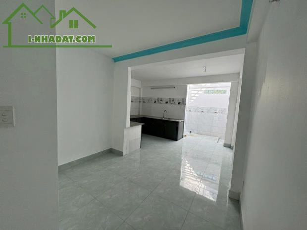 Bán Nhà Phú Hữu Cách Quận 2 10 Phút ,107,2m², Mặt Tiền Lý Thái Tổ – Giá 4,6 Tỷ - 1