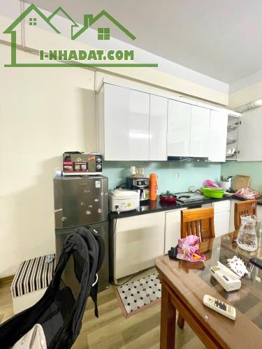 Cần bán gấp căn hộ 65m² tầng 7, full nội thất, hướng Nam view thoáng cực đẹp tại KĐT Thanh - 1