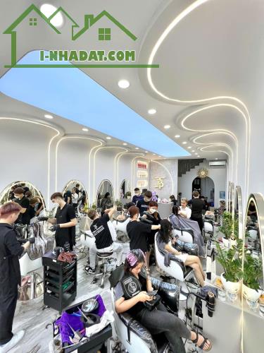 ĐẦU NĂM MÌNH CHÍNH CHỦ CẦN SANG NHƯỢNG TOÀN BỘ SALON TÓC HOẶC MẶT BẰNG TẠI 162 NGUYỄN - 2