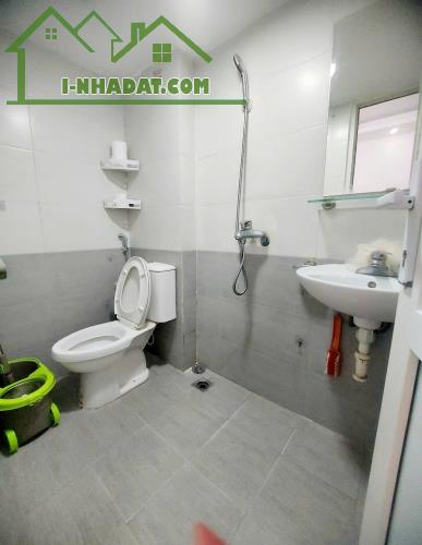 Cho thuê căn hộ CCMN Khương Hạ, 60m2, tầng 4, 3 ngủ, 10 triệu, ô tô đỗ cửa, vào ngay