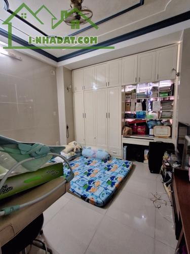 Mặt tiền Bùi Minh Trực Q8, kinh doanh sầm uất (4x24), 4 tầng xe hoi ngủ nhà. Nhỉnh 16 tỷ