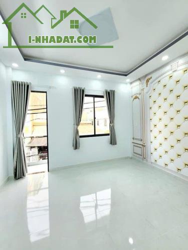 NHỈNH 3 TỶ - GIÁP Q6 - DTSD 54M2 - HẺM 8M - 3