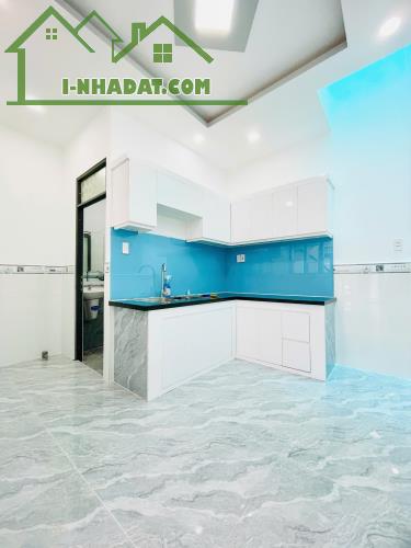 🔥🔥 NHÀ 2 TẦNG ĐẸP LUNG LINH - 40M2 SÁT MẶT TIỀN TRUNG MỸ TÂY 13  - GẦN CHỢ, CÔNG VIÊN - 3