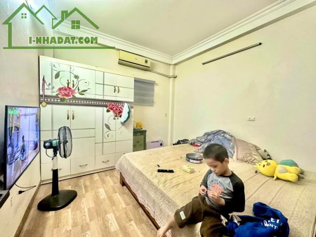 NHÀ ĐẸP Ở LUÔN DÂN XÂY NGỌC TRÌ THẠCH BÀN 38M2 x 4T ÔTÔ NHỎ ĐỖ CỬA. 7,2tỷ - 4