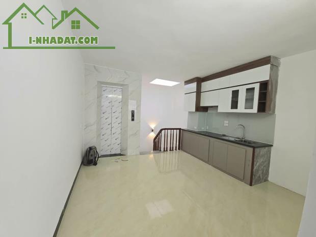 NHÀ MỚI THANG MÁY 4 CHỖ ĐỖ CỬA NGỌC TRÌ THẠCH BÀN 35M2 x 5T. GIÁ ĐẸP 6,4TỶ - 2
