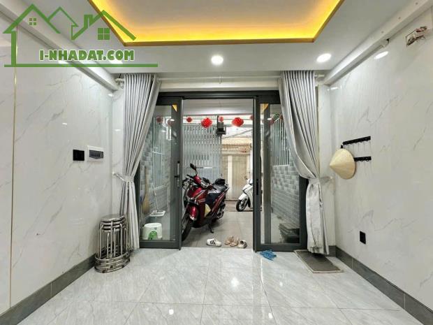 5.95 tỷ- bán nhà 3 tầng Lê Văn Duyệt-giáp Quận 1- DT 53m2( 3,5mx15m)- 5PN- nhà mới ở liền - 3