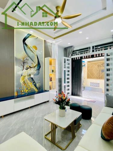 Chủ ngộp cần bán gấp căn Trần Văn Quang. Phường 10. Quận Tân Bình . DT 55m². Giá 3tỷ (thươ