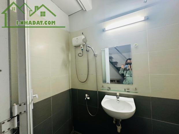 Cho thuê căn hộ dịch vụ Duplex bao tiện nghi bao thoáng gần KCX Tân Thuận chưa tới 1KM - 1