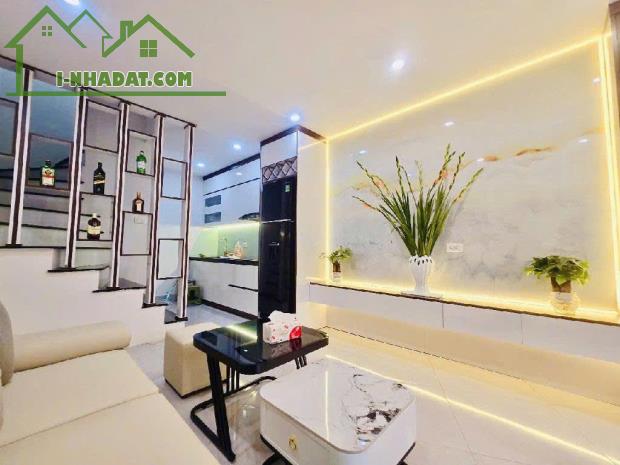 Bán nhà riêng Quận Hai Bà Trưng, Ngõ 349 Phố Minh Khai, 5 Tầng 3 ngủ đủ nội thất, Hơn 5 Tỷ - 5