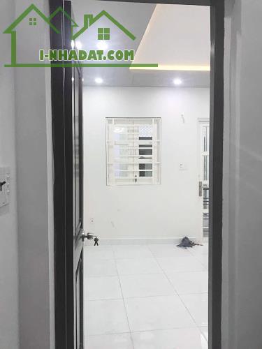 Cho Thuê Nhà Nguyên Căn Quận 10 - 4PN - Sát Mặt Tiền - 15 Triệu - 3