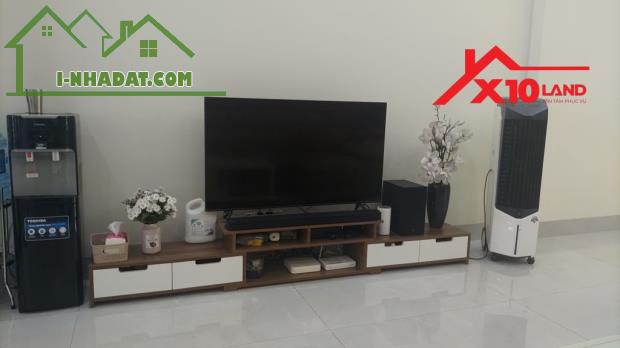 Bán nhà 3 tầng 268m2 Chợ Trại Bò Long Bình TP Biên Hòa có 6,3 tỷ - 2