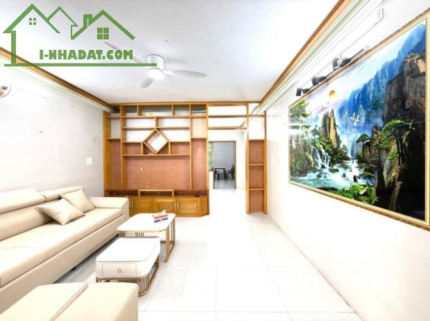 Bán nhà Tập thể Nhà Hát Tuồng (Doãn Kế Thiện), Cầu Giấy. 47/70m2, Tầng 1, Giá 3.8 tỷ - 5