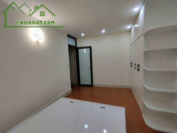 Bán Nhà Dân Xây Ở Ngô Thì Nhậm,Hà Đông,Ngõ Thông,Ô Tô Chạy Qua.Gía 7.95Có TL - 3