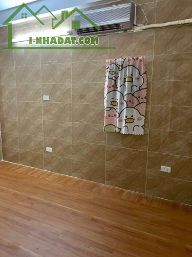 Cho thuê căn hộ 22 Phố Tôn Thất Tùng, 42m2, 2 ngủ chỉ 5.5tr - vào ngay - ở hộ gia đình, - 2