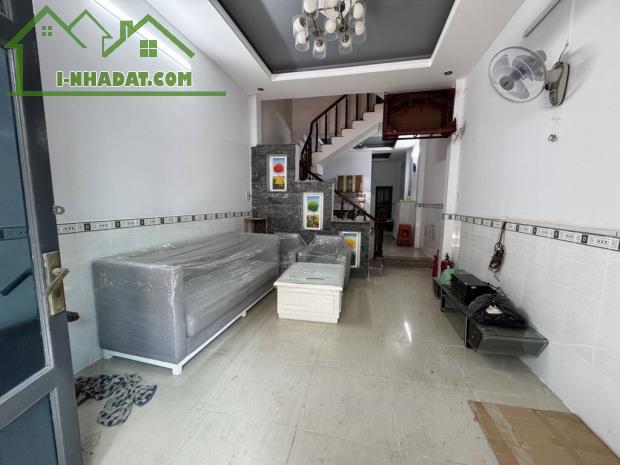 🏡NHÀ Q8 - HẺM XE HƠI - 3 TẦNG - GẦN MẶT TIỀN - 62M2 - CÓ PHÒNG NGỦ TẦNG TRỆT. 0902493390