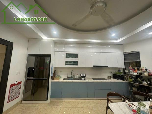 Rẻ nhất khu vực 6 tầng, 90m², 6PN, 6WC, Lạc Long Quân, Tây Hồ - 17 tỷ gara oto , ô chờ - 3