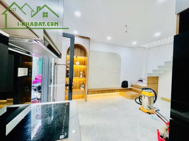 NGAY CẠNH MT XVNT, P21, BÌNH THẠNH, 23M2 CHỈ 3.X TỶ - 2