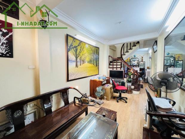 BÁN NHÀ PHỐ TÂY SƠN, GẦN PHỐ, Ô TÔ ĐỖ CỬA, LÔ GÓC, 42M2, 4 TẦNG, CHỈ 9.95 TỶ.