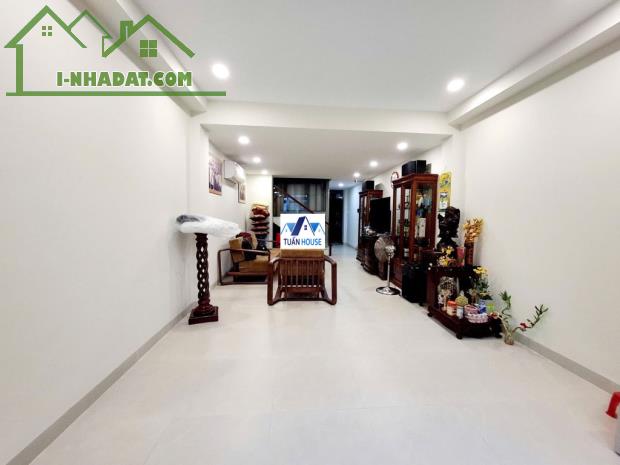 Nhà Đẹp Xịn Mặt Tiền, Ngô Thị Thu Minh, 5 tầng đúc, Tân Bình, 60m2, nhỉnh 18 tỷ TL
