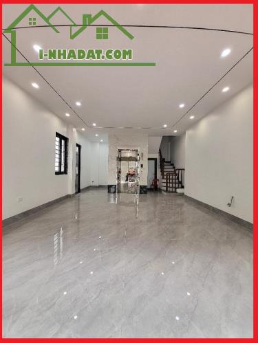 Bán nhà phố Trạm, Long Biên, 52m², 6 tầng, 9  tỷ 7 Gara thang máy