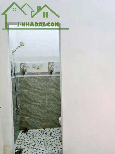 cho thuê nhà đường huỳnh phan hộ 125m2 2pn có sân rộng giá 3,5tr gần chợ - 2