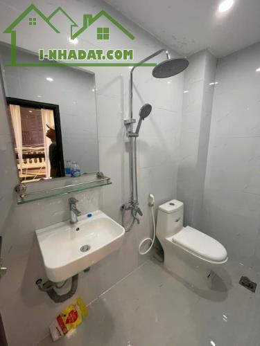 Nhỉnh 3 tỷ căn hộ siêu đẹp thoáng sáng full nội thất đối diện Royal city. 0982140895 - 3