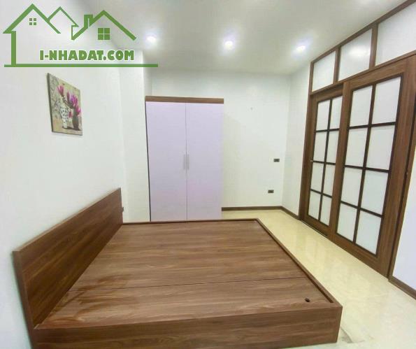 Cho thuê căn hộ chung cư 36 Giang Văn Minh, 70m2, tầng 3, 2 ngủ, 12tr - cho ở hộ GĐ, nhóm - 1