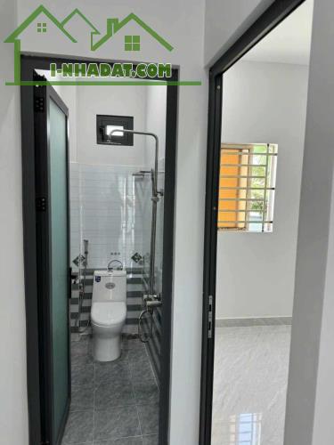 BÁN NHÀ ĐÔNG THẠNH 2 TẦNG MỚI TINH -HXH 6M -  100M RA SIÊU THỊ - NHÀ THỜ - CHỢ GẤU. - 2