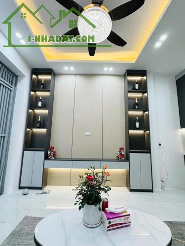 BÁN NHÀ TÔN ĐỨC THẮNG – ĐỐNG ĐA 30M 5T GIÁ CHỈ 5 TỶ NGÕ 2 XE MÁY - 2