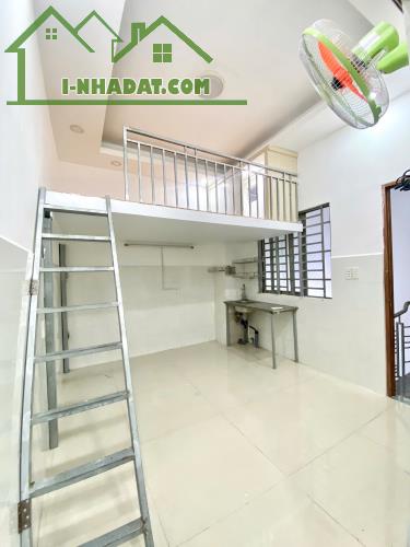 Chính chủ cho thuê phòng trọ mới 100% -20m2, có gác lửng, thang máy - 2