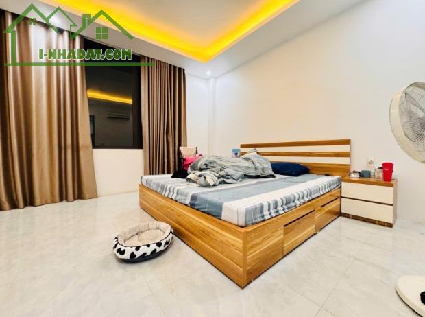 Hot lô góc Cầu Cốc KD, 55m2 x 5T chỉ 5,8 tỷ, vài bước chân ra PHỐ 0855278658