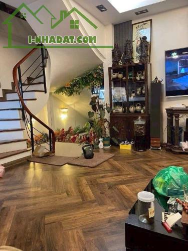 Hơn 7 tỷ, Bán nhà 6T ngõ 145 Nguyễn Văn Cừ, Lô góc, oto tránh, vào nhà. LH 0936123469 - 3