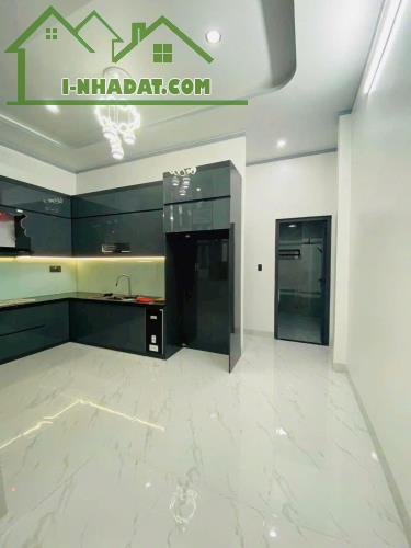 Bán nhà 1 Trệt 1 lầu 82m2 thổ cư đường ô tô (P. Bửu Hoà) chỉ 3,850 tỉ