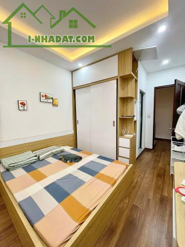 Bán nhà Phố Hào Nam, Lô góc ba thoáng, Nội thất đẹp ở ngay, Giá: 6.8 Tỷ, Lh: 0396935190.