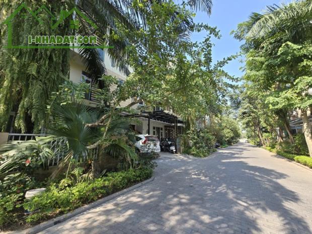 Bán Biệt Thự Palm Garden 205m² - Mặt Tiền 11m, Việt Hưng, Long Biên