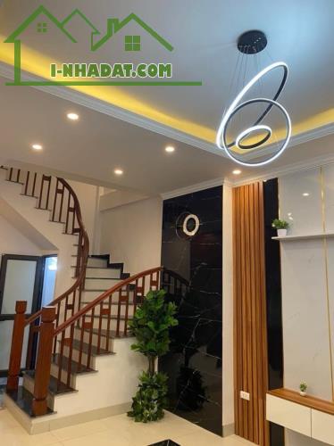 Bán nhà Đẹp, Ô Tô Tư Đình, 33m2, 5 tầng, mặt tiền 3.8m, giá nhỉnh 5 tỷ. - 2