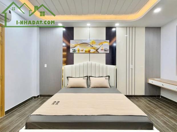 Chủ ngộp cần bán gấp Trần Hưng Đạo.  Phường 1. Quận 5.DT 48m². Giá 2tỷ500tr (thương lượng)