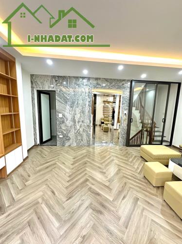 HOÀNG NHƯ TIẾP - LONG BIÊN - DT45M2 X6T - MT 6M - 9.1 TỶ - 6TẦNG THANG MÁY - MẶT NGÕ - 3