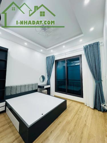 Bán Nhà Láng Hạ --- Lô Góc --- Ngõ Thông Tứ Tung --- Công Năng Hoàn Hảo -- Ở Luôn