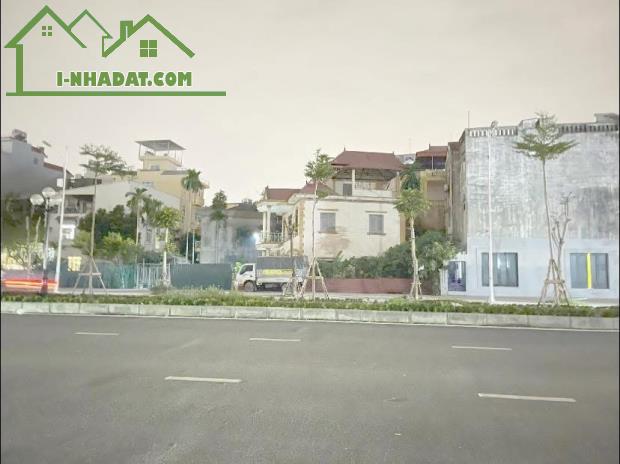 Bán đất mặt phố Hồng Tiến, Long Biên 110 mét, mặt tiền 7 mét nở hậu, đường 4 làn, vỉa hè - 2