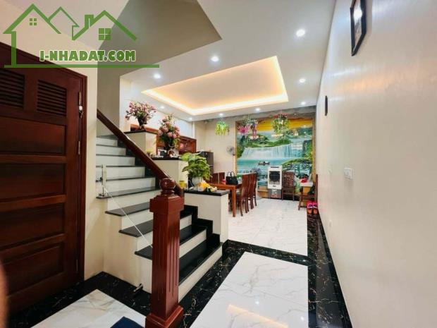 Lê Trọng Tấn _ Phân Lô _ Ô tô tránh 2 mặt ngõ 44m2 _ 5tầng _ 11tỷ - 2