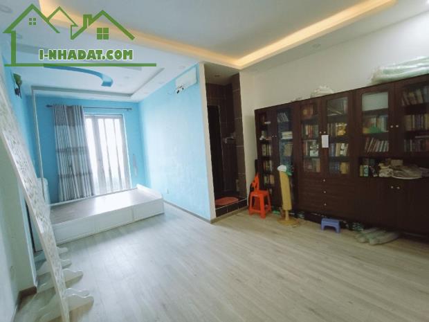 Bán nhà mặt tiền Kinh doanh Bình Thuận Q7, 90m2, 3 tầng chỉ 12 tỷ - 1