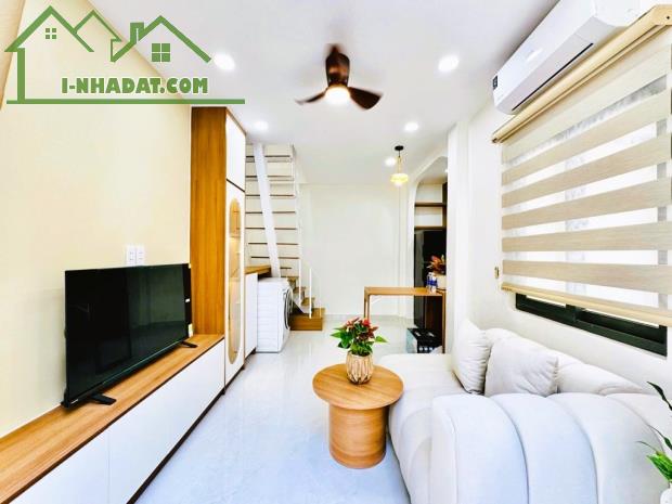 3x TỶ - SIÊU PHẨM 2 TẦNG FULL NỘI THẤT, DTSD 40 M2, ÔTÔ ĐẬU CỬA, NGAY VINCOM PHAN VĂN TRỊ. - 1