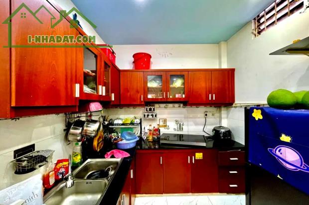 Bán nhà hẻm Nguyễn Sỹ Sách, Tân Bình, 3.6m x 6.6, 24 m², gần chợ - Giá 3.85 tỷ TL