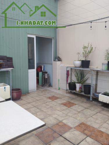 Rẻ nhất Tân Phú nhỉnh 6 tỷ có nhà 83m2 3 tầng ô tô ngủ trong nhà ngay Thoại Ngọc Hầu - 1