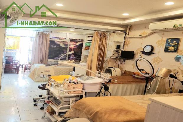 Bán nhà Mặt Tiền Lê Niệm, Tân Phú, đang kinh doanh, 2 tầng, 4 PN - Giá 6.1 tỷ TL