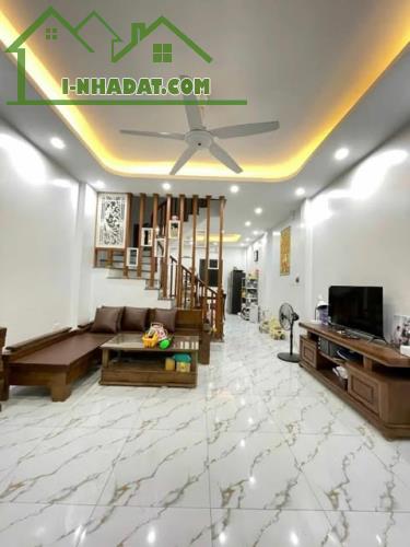 Nhà đẹp Mỹ Đình, ngõ rộng, 10m ra đường oto, 200m ra bãi xe, 43m2, Chỉ 7.2Tỷ - 2